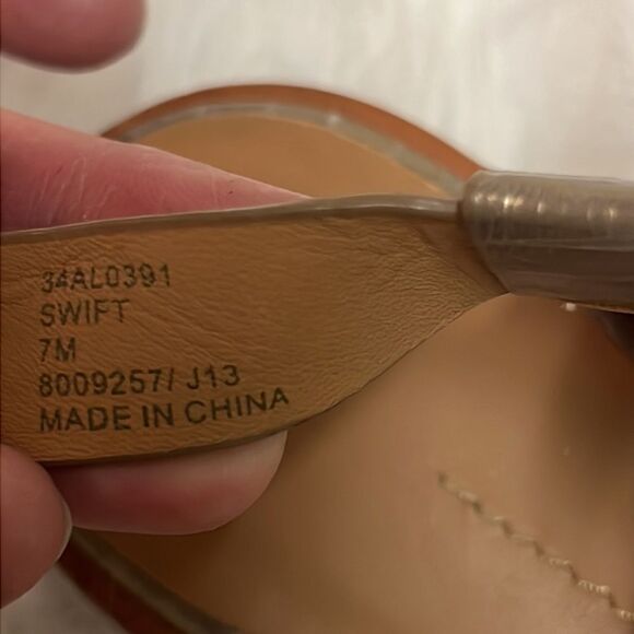 AERIN | Leather T-Strap Good Snake shin Sandals - Picture 10 of 11